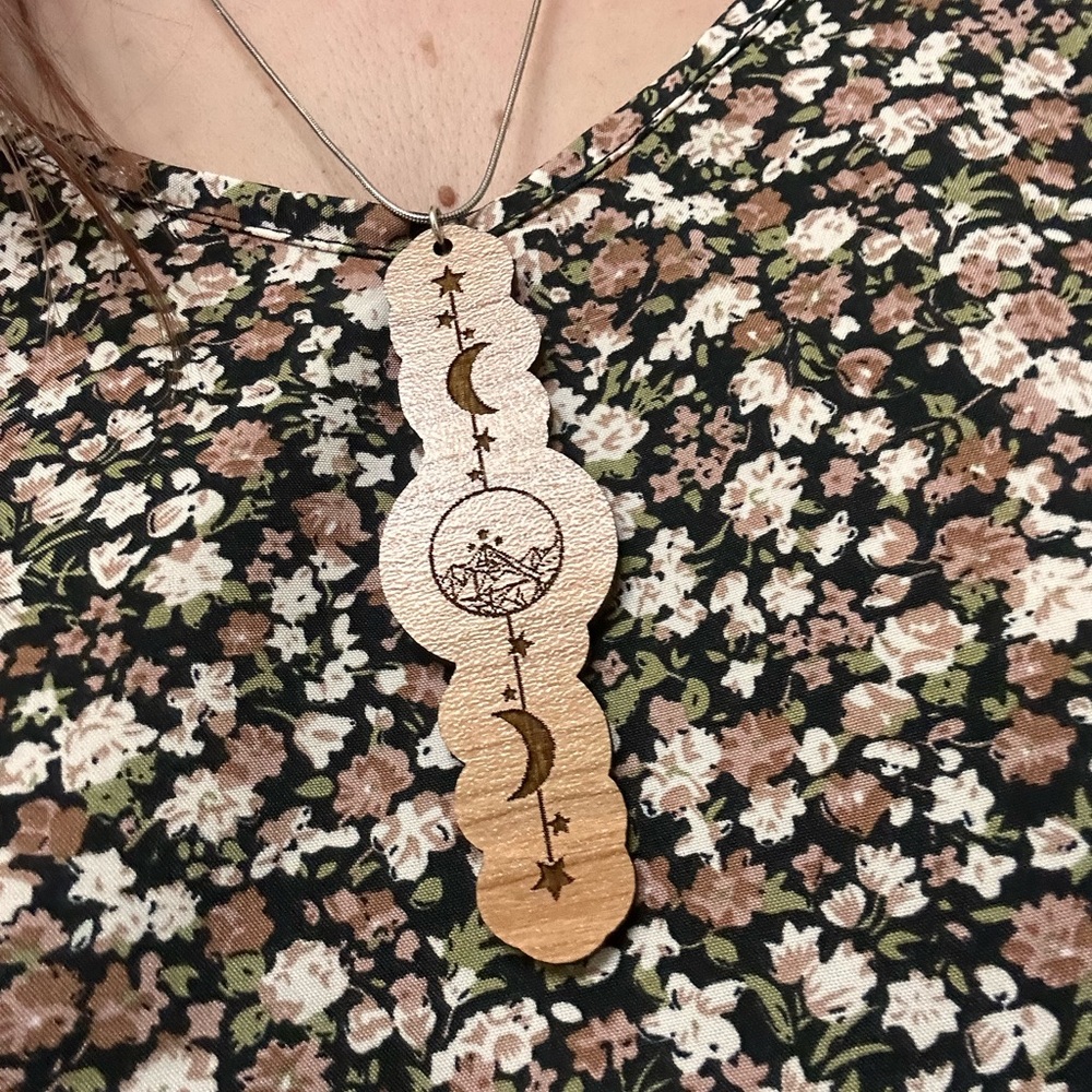 ACOTAR Feyre’s tattoo pendant necklace - Picture 3 of 7